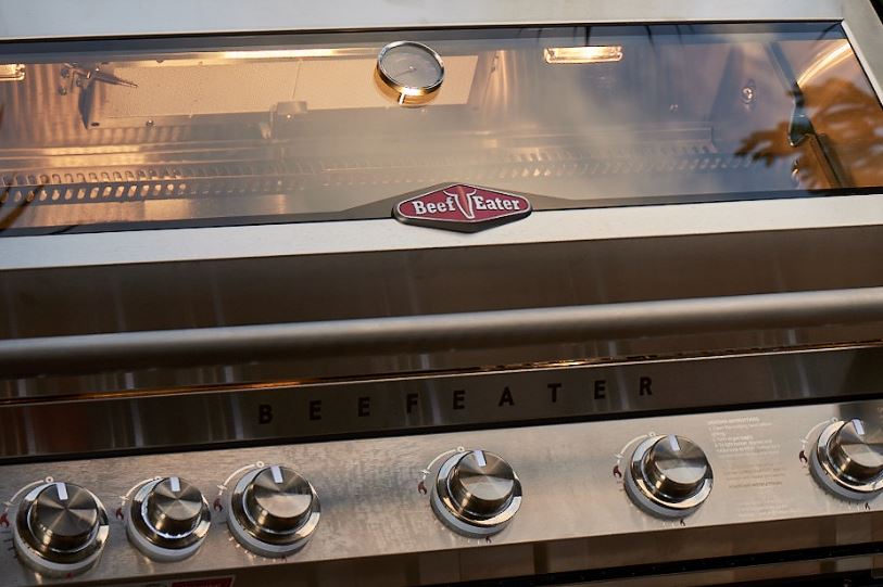 Beaf Eater - Signature® 7000 Premium Serie - 5 Brenner Einbaugrill mit Sichtfenster